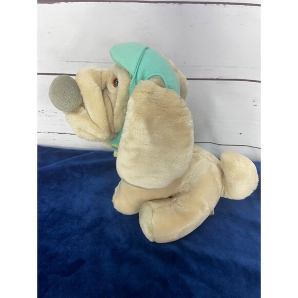 Vintage 1981 Ganzbros Wrinkles Dog Plush Toy With Hat‎ & Bib - Picture 2 of 6